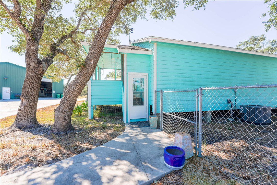 2102 Prairie Rockport TX 78382