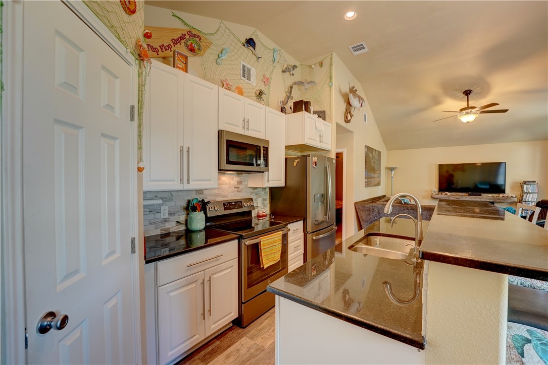 2102 Prairie Rockport TX 78382