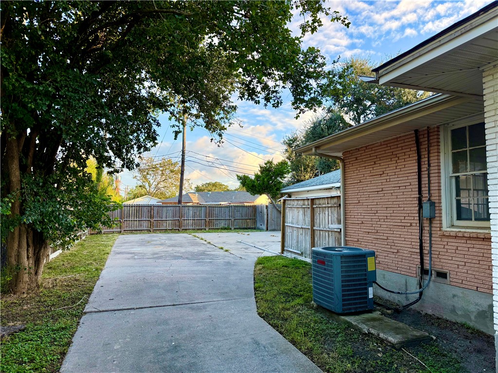 613 Hopper Drive Corpus Christi TX 78411
