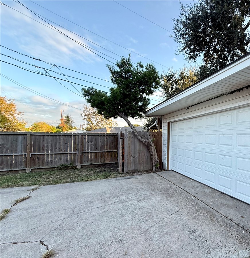 613 Hopper Drive Corpus Christi TX 78411