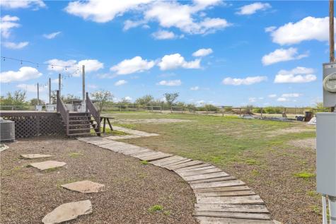 313 County Road 3033 Orange Grove TX 78372