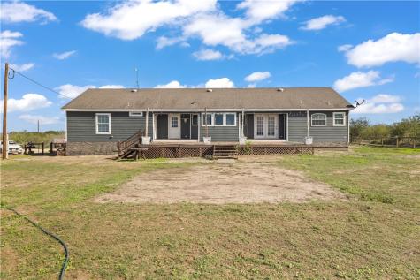 313 County Road 3033 Orange Grove TX 78372