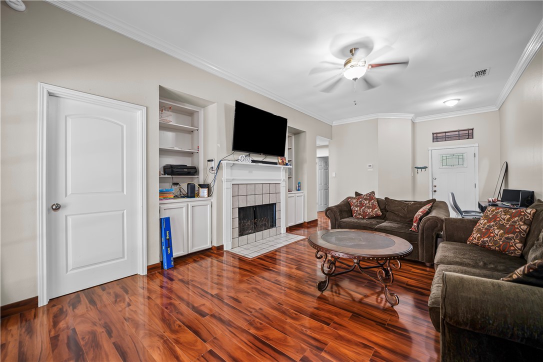3430 Picadilly Corpus Christi TX 78414