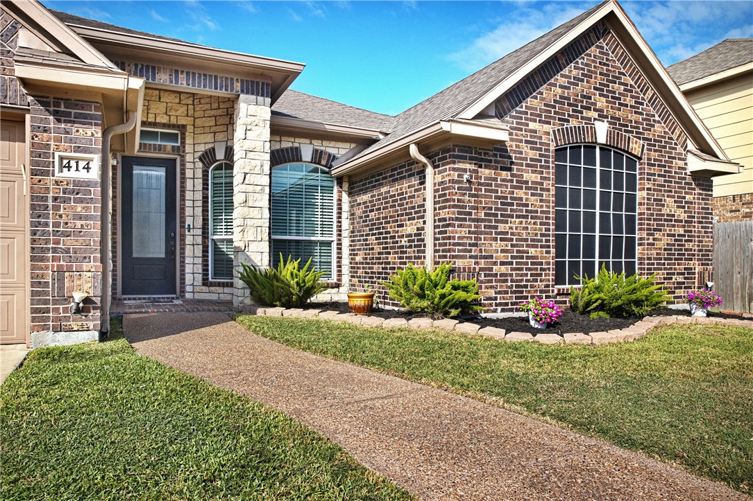 414 Long Pointe Drive Portland TX 78374