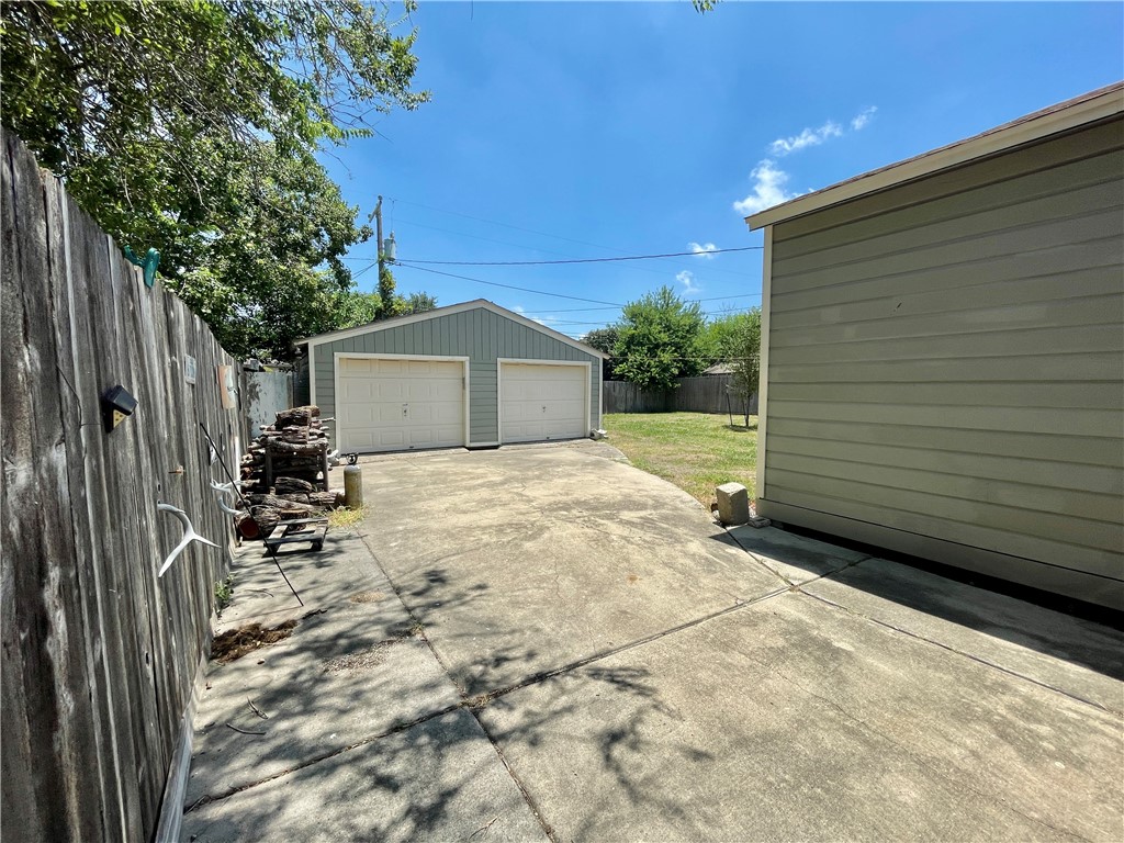 1242 Cambridge Drive Corpus Christi TX 78404