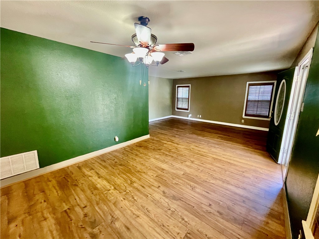 1242 Cambridge Drive Corpus Christi TX 78404