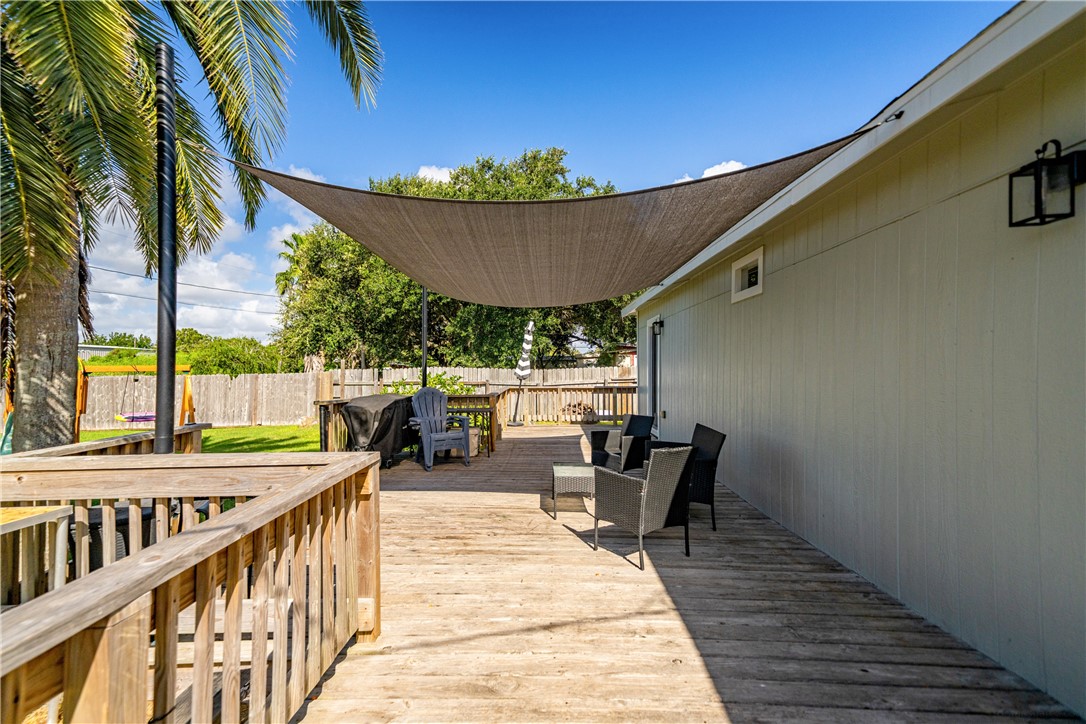 329 E Lakeside And 326 Picture Drive Corpus Christi TX 78418