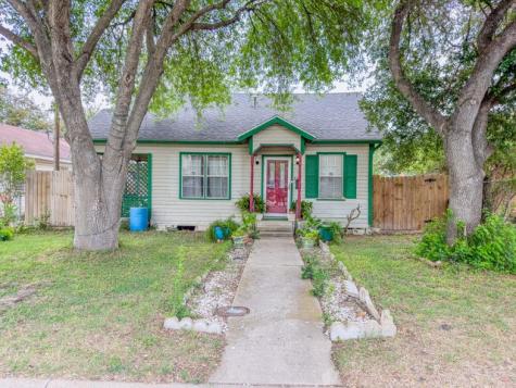 315 E Alice Avenue Kingsville TX 78363