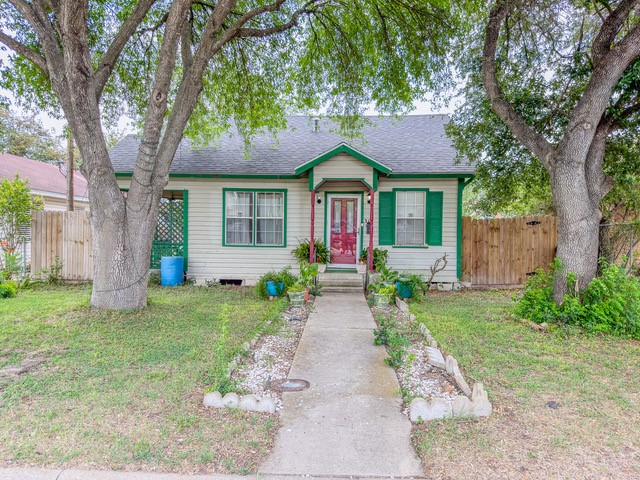 315 E Alice Avenue Kingsville TX 78363