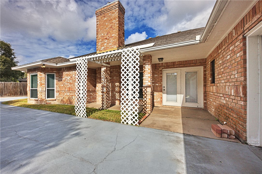 7725 Lake Baykal Drive Corpus Christi TX 78414