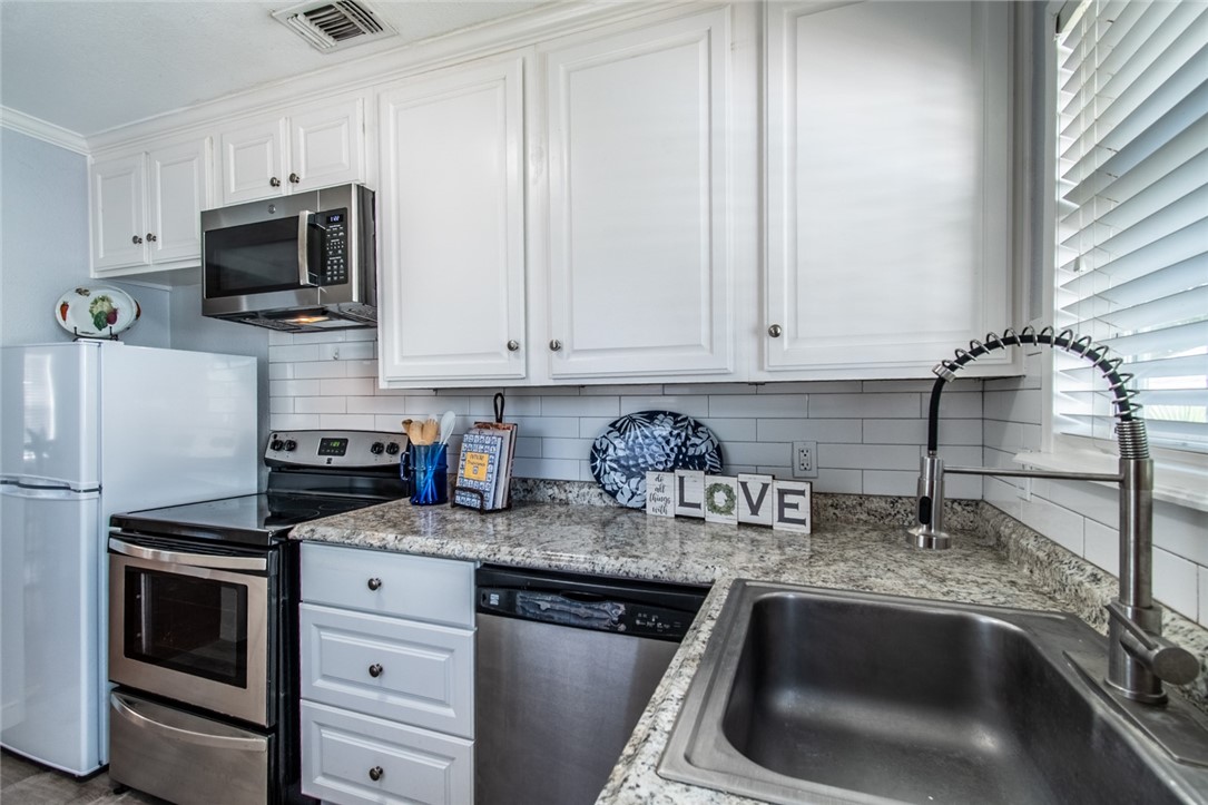 402 Angelo Drive Corpus Christi TX 78411