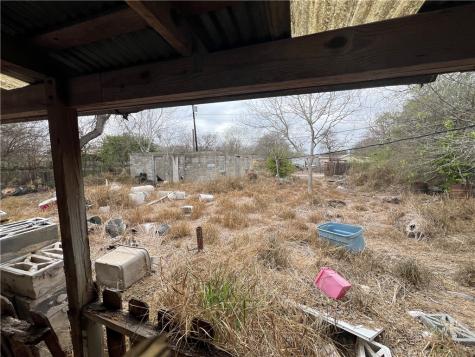 909 Highland Avenue Alice TX 78332