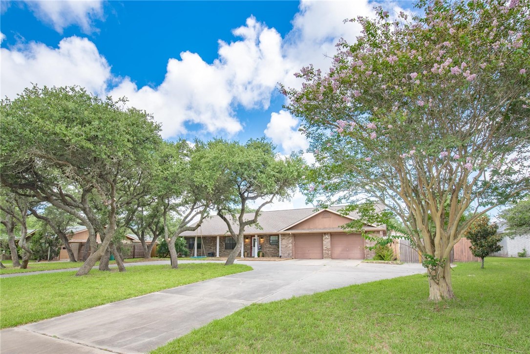 1520 W Deberry Avenue Aransas Pass TX 78336