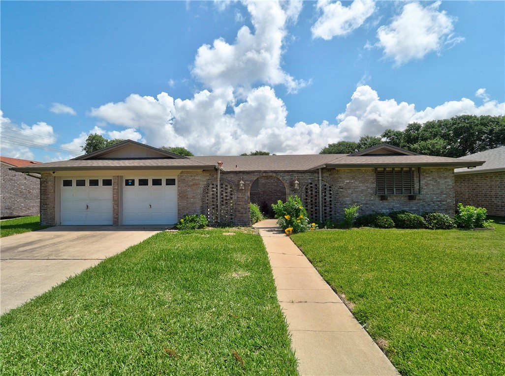 1814 Atascosa Drive Portland TX 78374