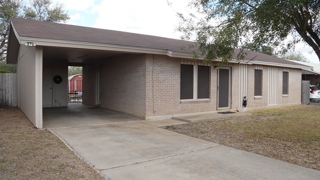 1013 S Smith Avenue Hebbronville TX 78361