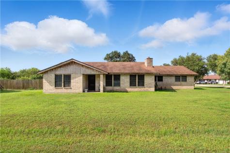 1300 Burton Street Woodsboro TX 78393