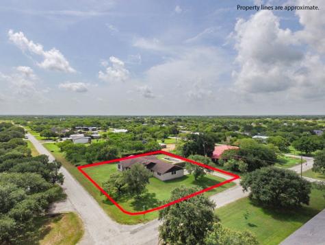 1300 Burton Street Woodsboro TX 78393