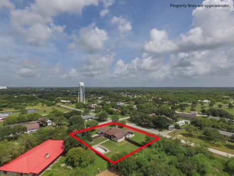 1300 Burton Street Woodsboro TX 78393