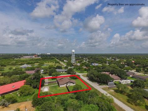 1300 Burton Street Woodsboro TX 78393