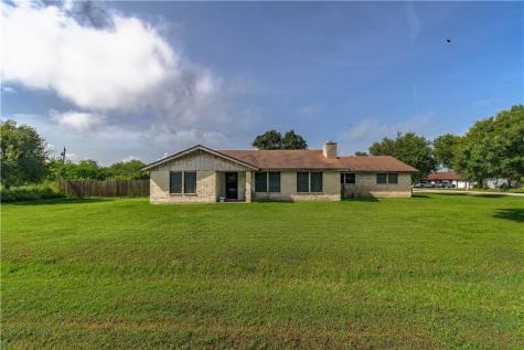 1300 Burton Street Woodsboro TX 78393