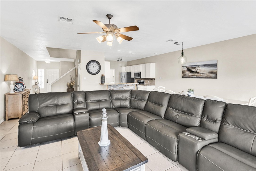 15417 Gun Cay Ct B Corpus Christi TX 78418