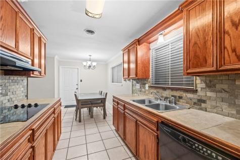 5641 Martinique Drive Corpus Christi TX 78411