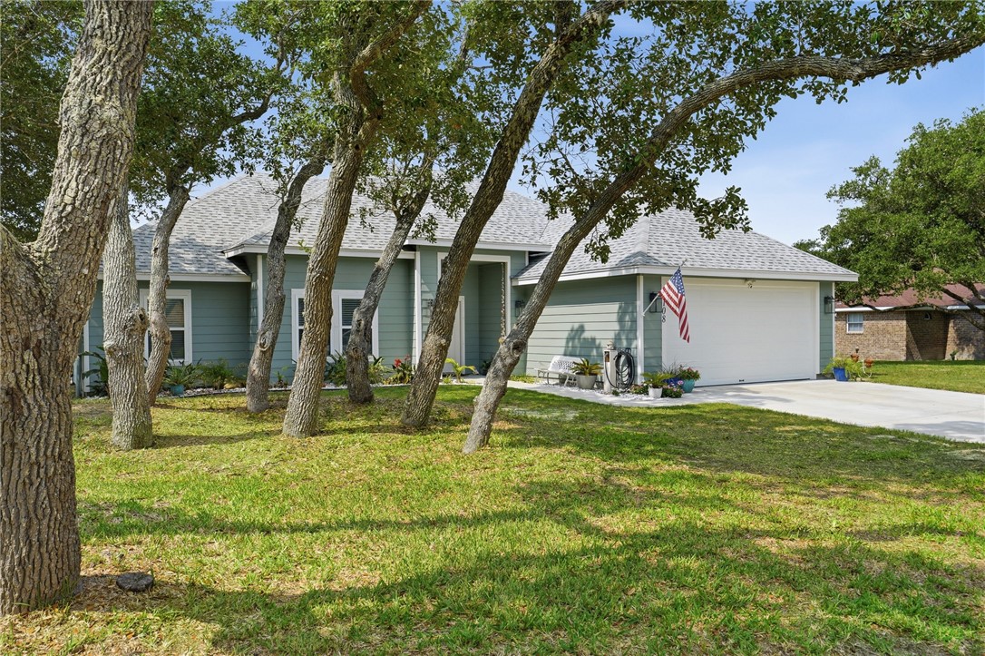 108 S Sierra Woods Rockport TX 78382