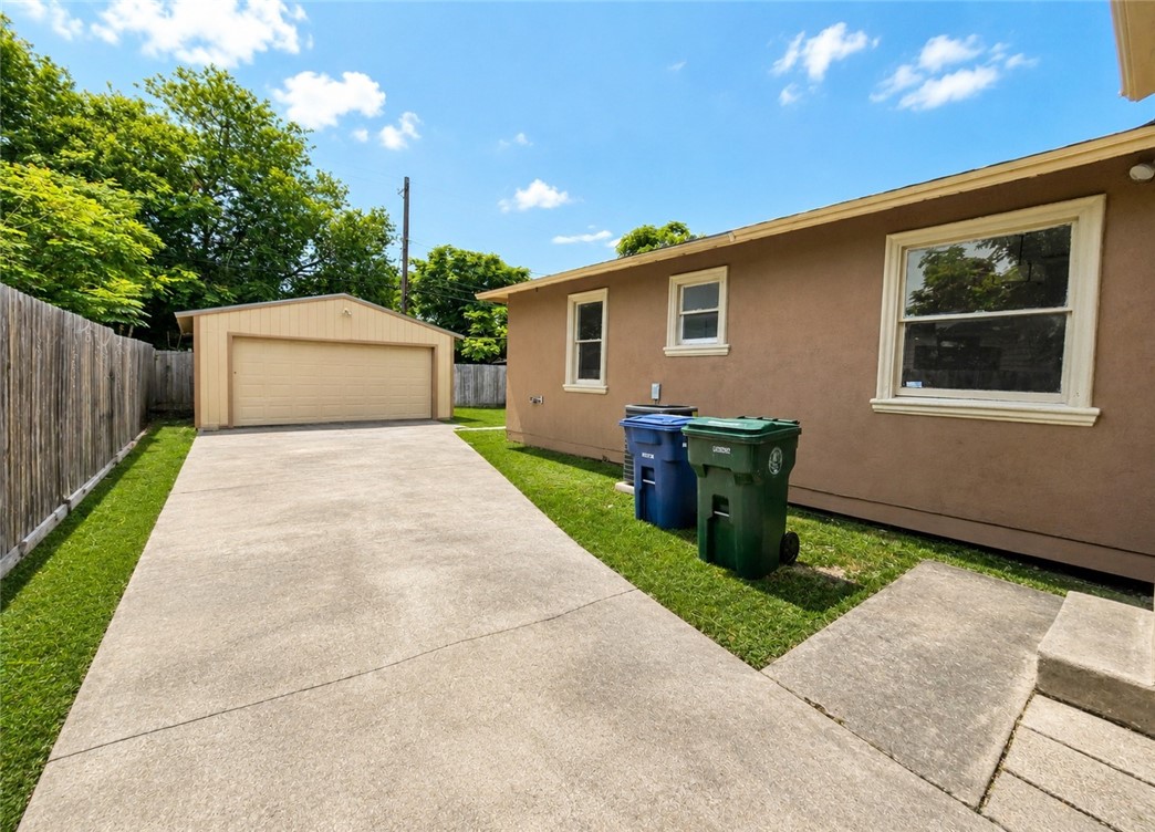 1532 Daytona Drive Corpus Christi TX 78415