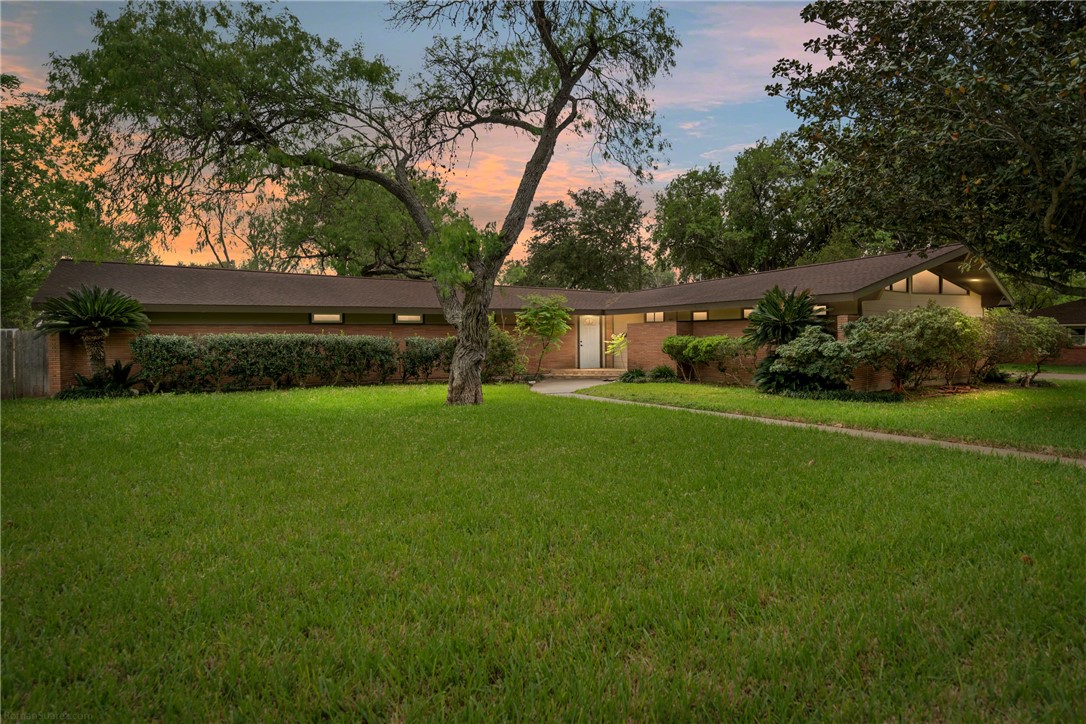 1308 Southwood Street Alice TX 78332