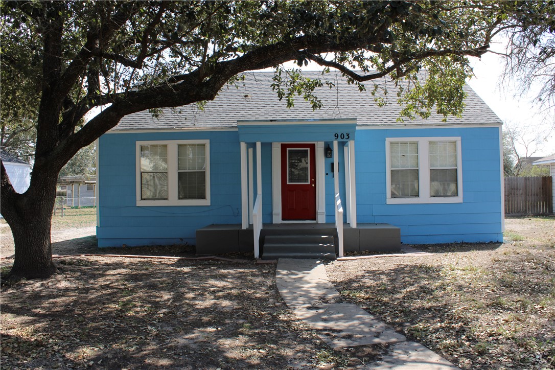 903 W Alice Avenue Kingsville TX 78363