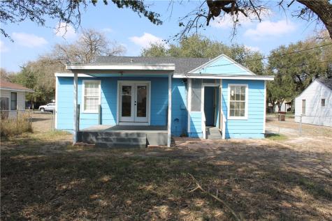 903 W Alice Avenue Kingsville TX 78363