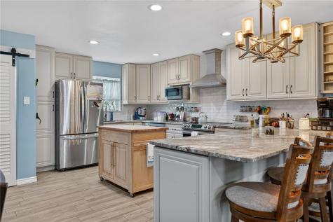 70 West Castle Oak Lane Rockport TX 78382