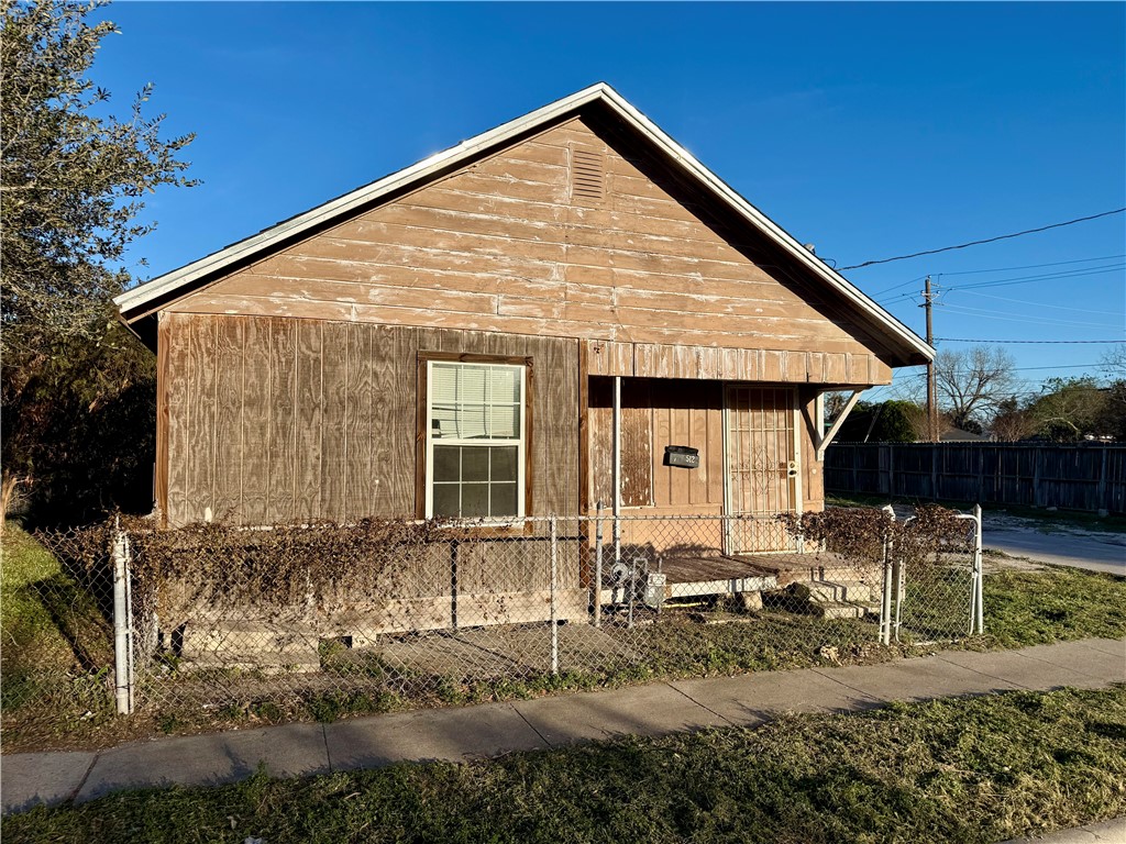 512 14th Street Corpus Christi TX 78401