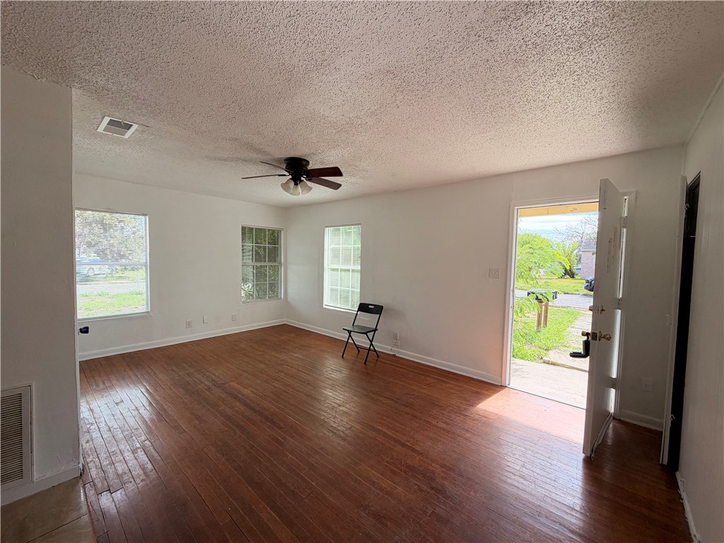 1401 Maryland Drive Corpus Christi TX 78415