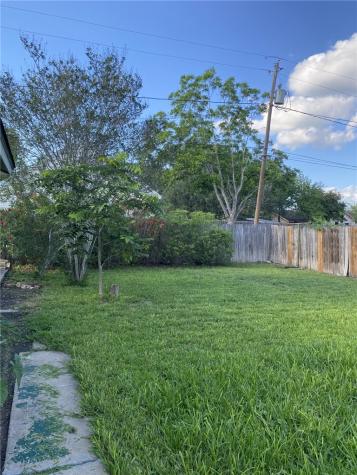 323 W 4th Street Alice TX 78332
