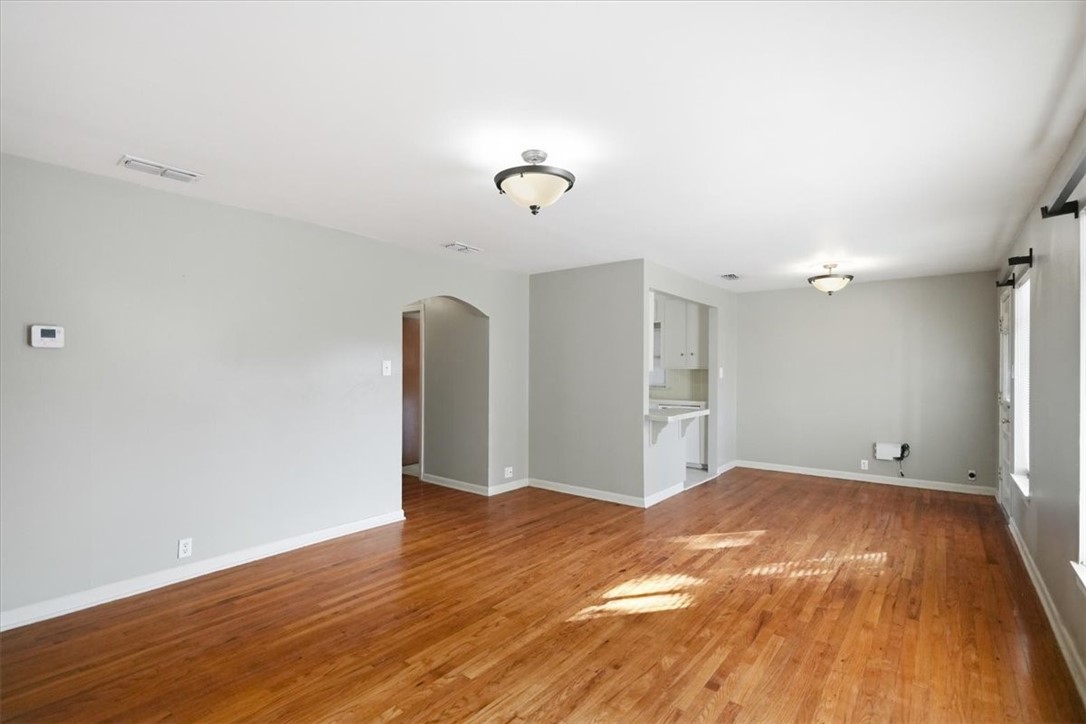 902 Bowie Street George West TX 78022