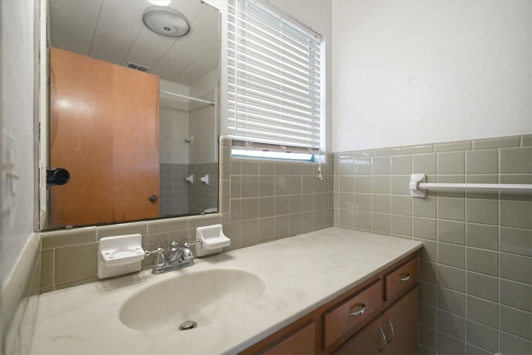 902 Bowie Street George West TX 78022