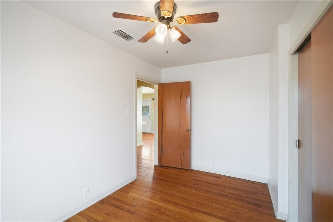 902 Bowie Street George West TX 78022