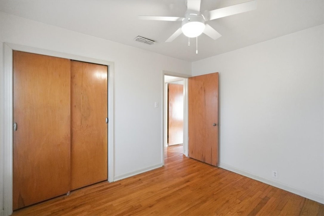 902 Bowie Street George West TX 78022