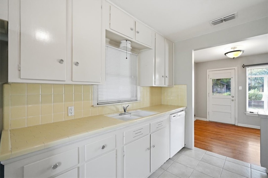 902 Bowie Street George West TX 78022