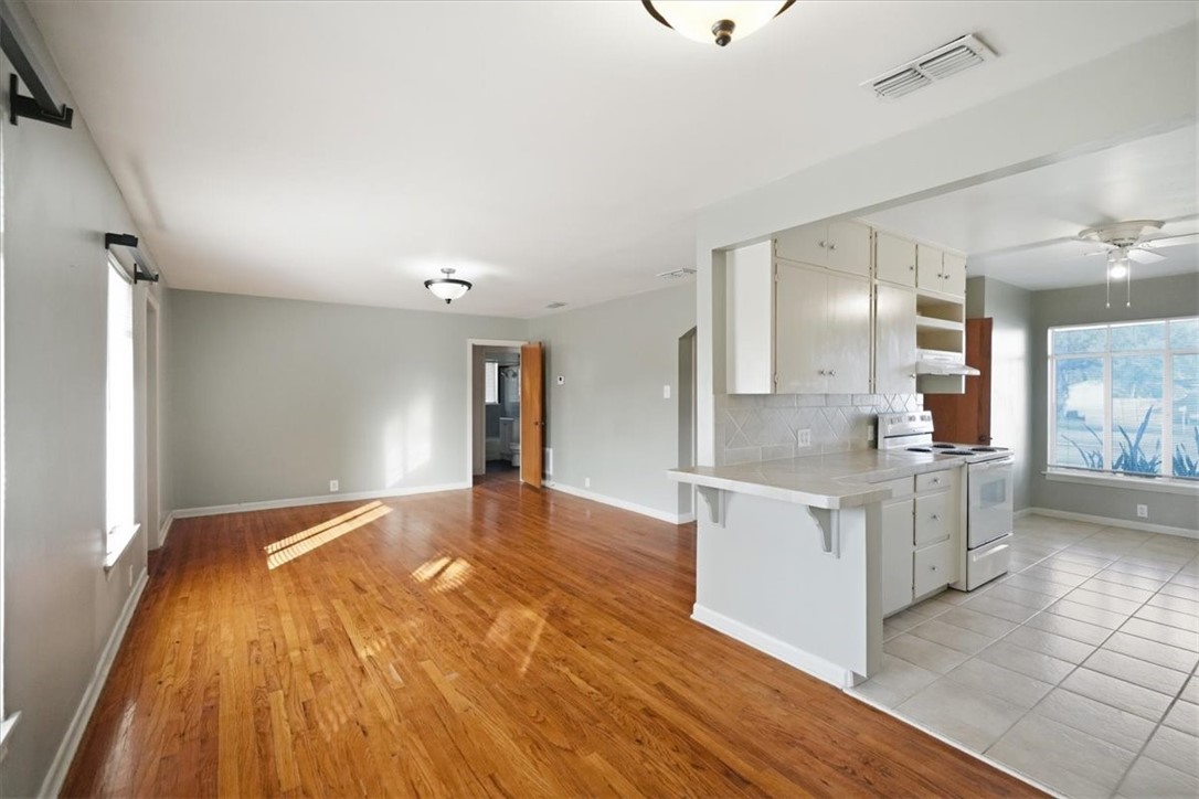902 Bowie Street George West TX 78022