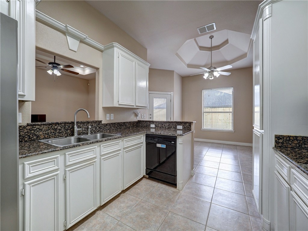 6825 King George Place Corpus Christi TX 78414