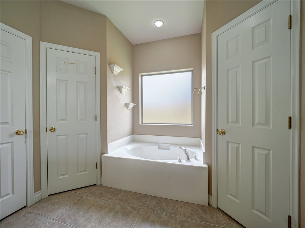 6825 King George Place Corpus Christi TX 78414