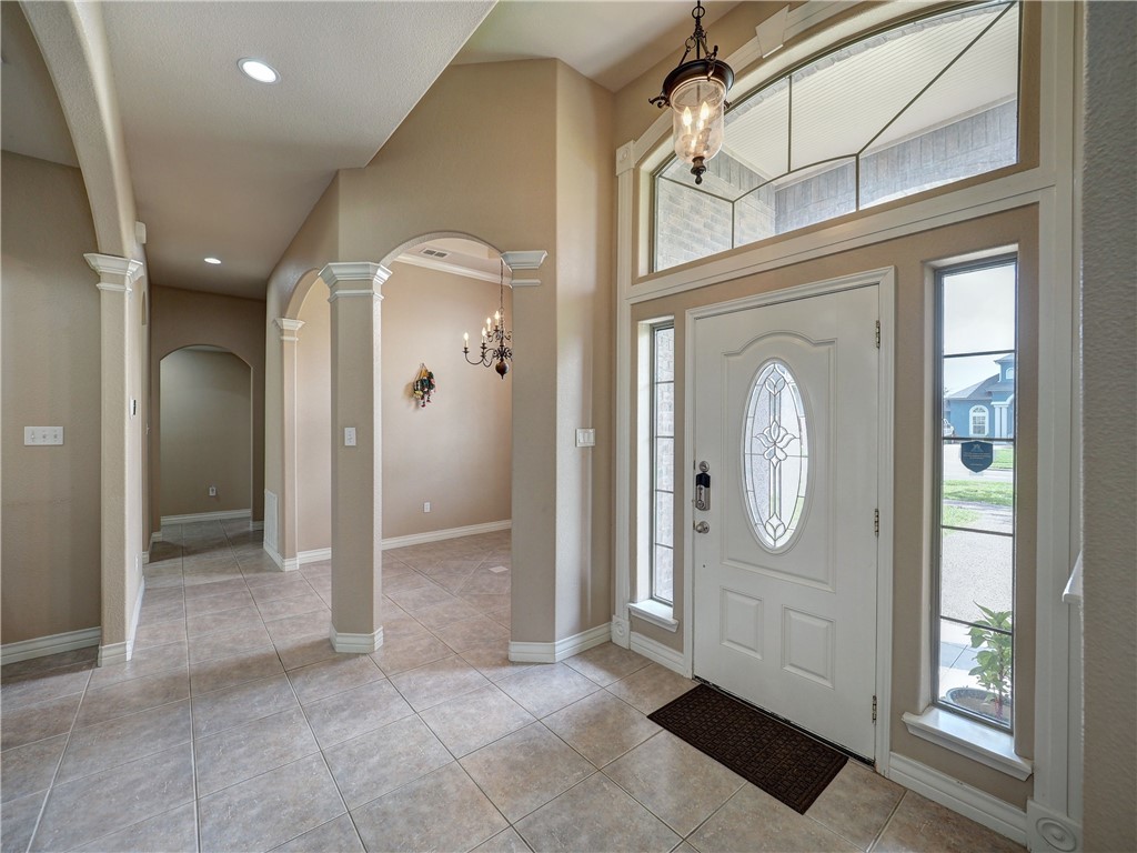 6825 King George Place Corpus Christi TX 78414