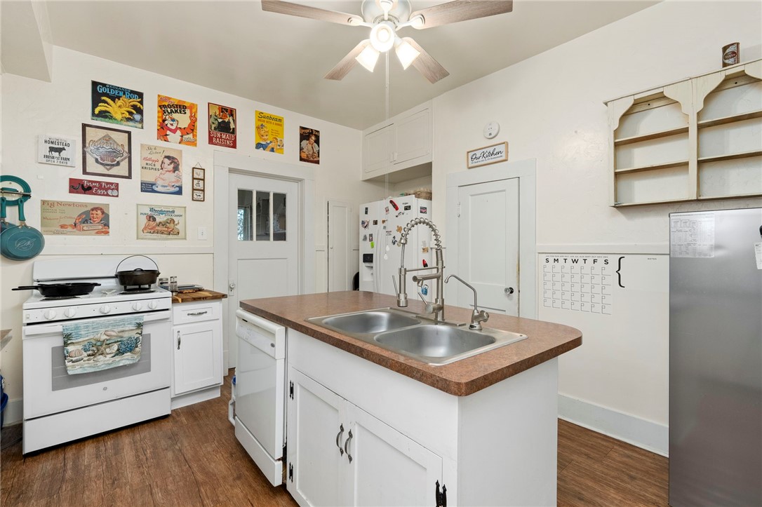 541 Robindale Bandera TX 78003