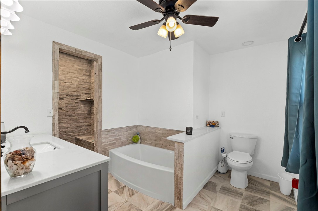 541 Robindale Bandera TX 78003