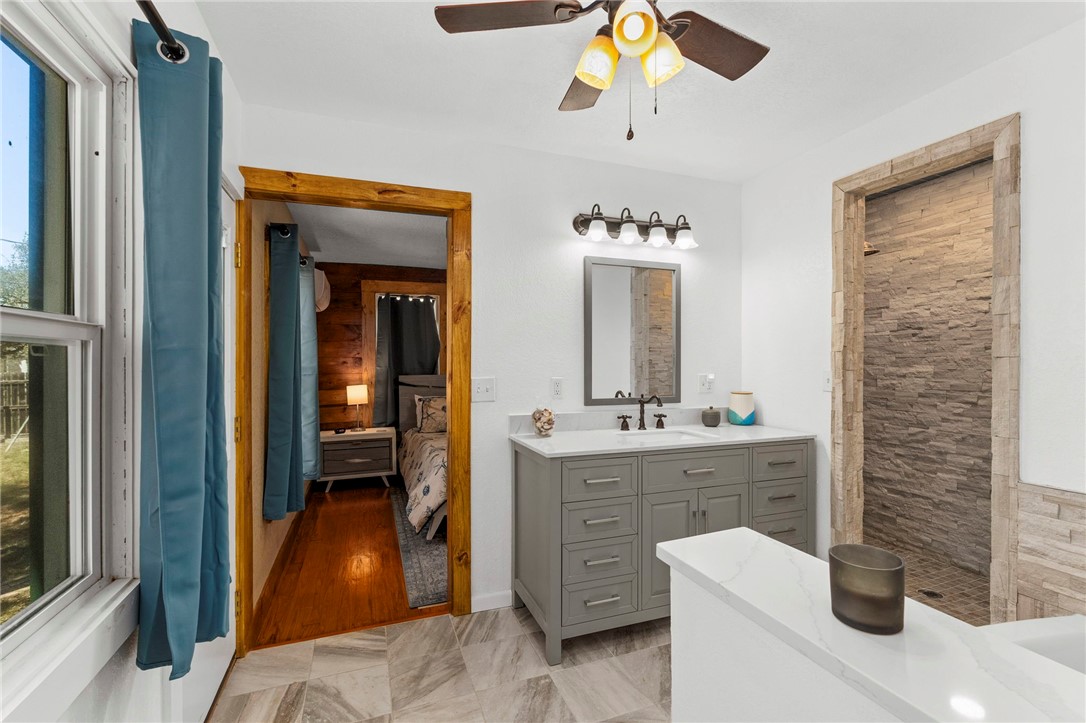 541 Robindale Bandera TX 78003