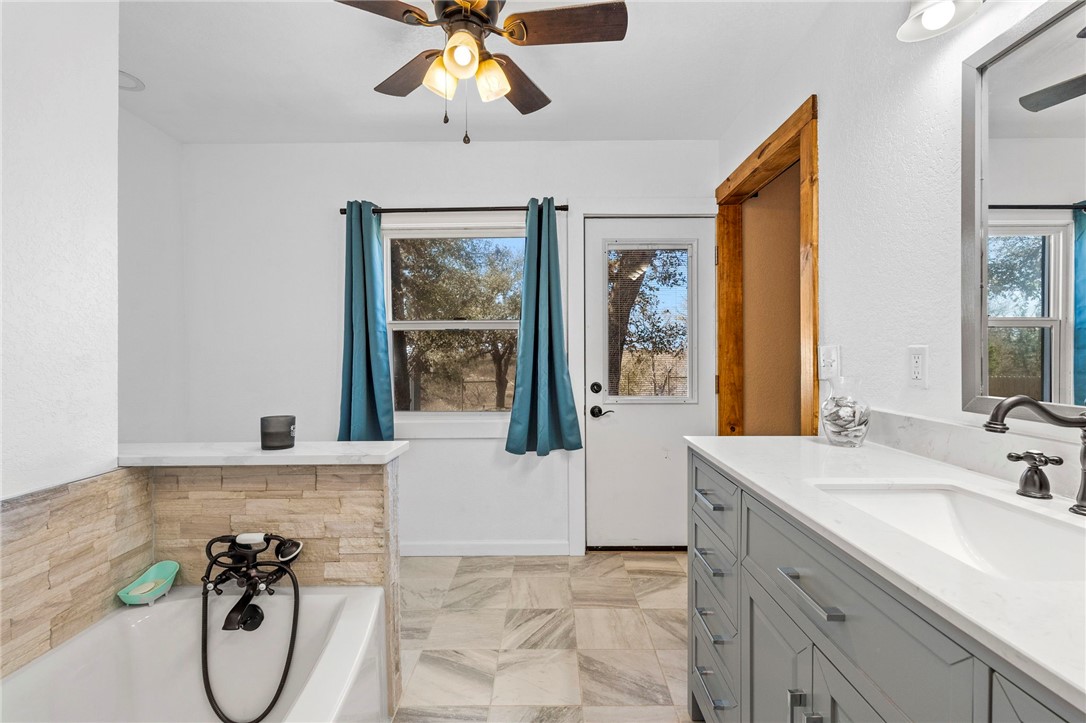 541 Robindale Bandera TX 78003