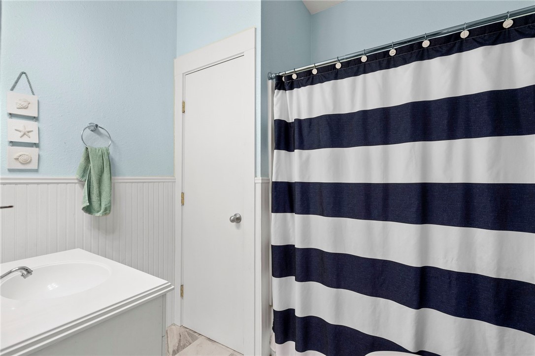 541 Robindale Bandera TX 78003