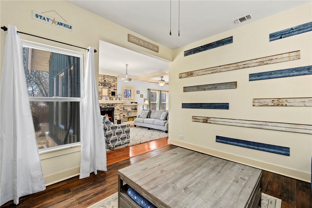 541 Robindale Bandera TX 78003